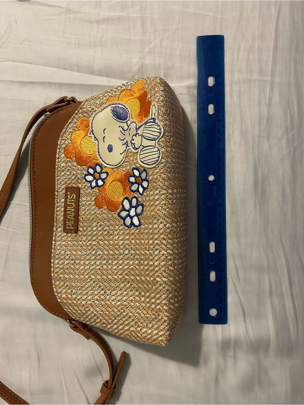 Peanuts Tan and Yellow Snoopy Floral Crossbody Bag - Picture 5 of 6